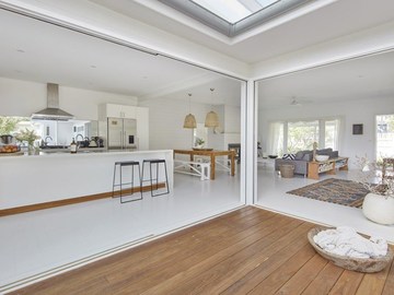 Renting out with online payment: Contemporary Kitchen