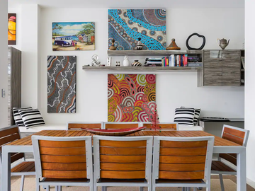 Renting out with online payment: Eight-Seater Dining Area with Daybed