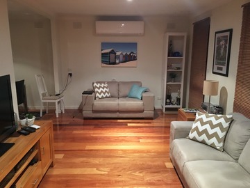 Renting out with online payment: Modern Lounge Area