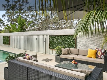 Renting out with online payment: Spacious Modern Pool with Lounge