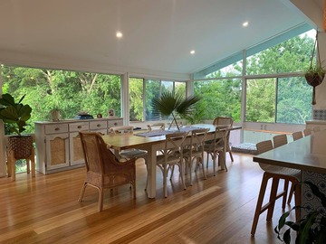 Renting out with online payment: Airy and Bright Property