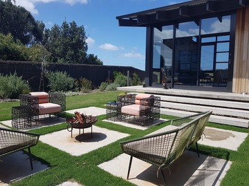 Renting out with online payment: Open Plan House with Lots of Natural Light