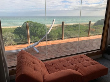Renting out with online payment: Spacious House with Stunning Ocean Views