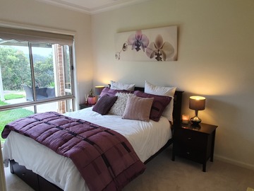 Renting out with online payment: Purple Themed Bedroom 