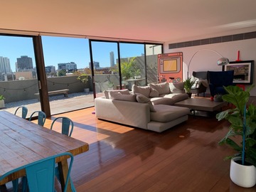 Renting out with online payment: Unique rooftop CBD apartment with city view