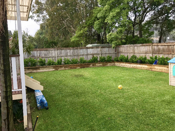 Renting out with online payment: Garden and Backyard Overlooking Gum Trees