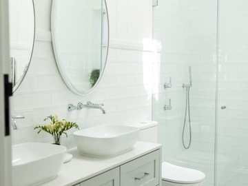 Renting out with online payment: Classic Bathroom 