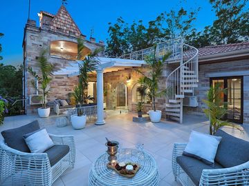 Renting out with online payment: European Elegance, Resort Style