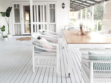 Renting out with online payment: Wrap around homestead verandas 