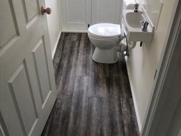 Renting out with online payment: Historic House Bathroom