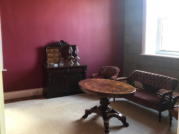 Renting out with online payment: Historic House Lounge Area