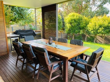 Renting out with online payment: Entertainer's Deck and pool