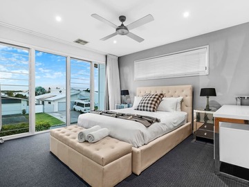 Renting out with online payment: Beige and Grey Themed Bedroom