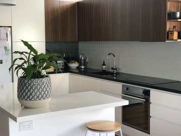 Renting out with online payment: Urban Cottage Open Plan Kitchen 