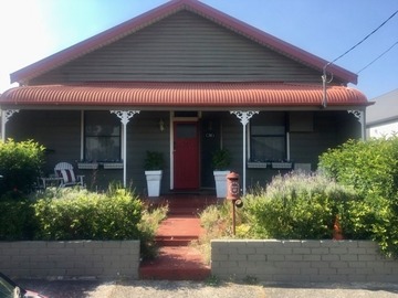 Renting out with online payment: House in Botany