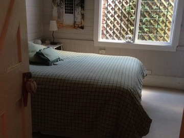 Renting out with online payment: Light-Filled Bedroom