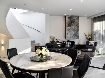 Renting out with online payment: Six- Seater Dining Area