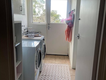 Renting out with online payment: Laundry Area