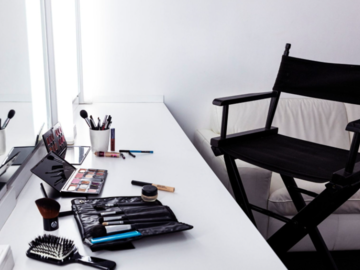 Renting out with online payment: Studio with Private Makeup and Styling Room