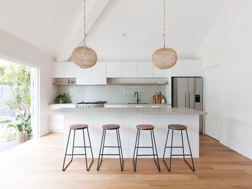 Renting out with online payment: Beach style kitchen