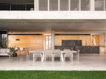 Renting out with online payment: Palm Spring Inspired Alfresco Dining Area 