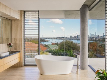 Renting out with online payment: Beautiful Modern Bathroom with City and Ocean Views