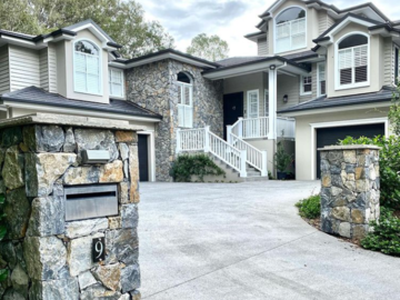 Renting out with online payment: Wide Driveway