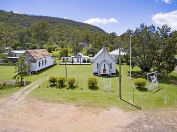 Renting out with online payment: Historical 1876 Country Estate - Exclusive Use