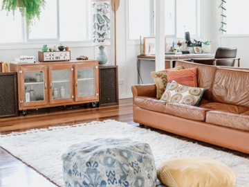 Renting out with online payment: Coastal Vintage Lounge Room with Combustion Fireplace