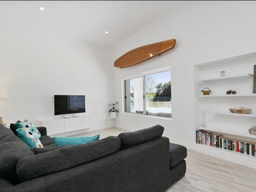 Renting out with online payment: Spacious Living Area with Pool Views