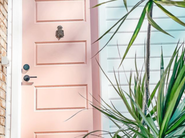 Renting out with online payment: Gorgeous Front Door