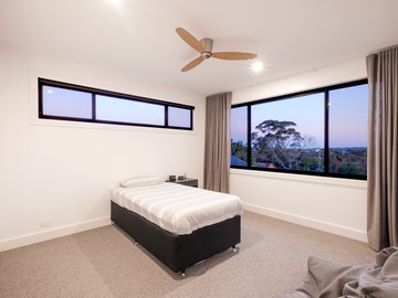 Renting out with online payment: Large Bedroom