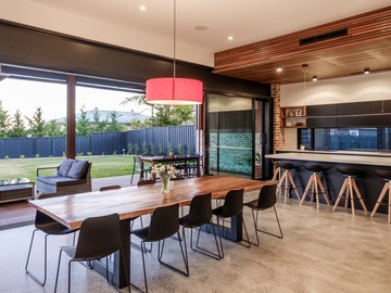 Renting out with online payment: Stunning House with Luxury Interiors