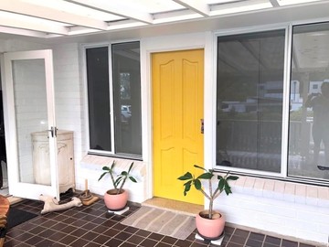 Renting out with online payment: Yellow Door