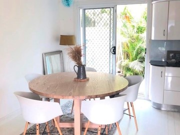 Renting out with online payment: Beach House Dining Area