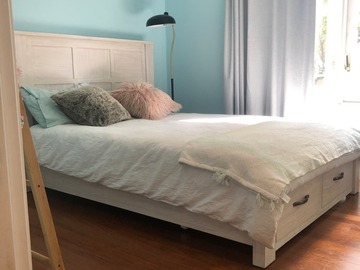Renting out with online payment: Well-Lit Bedroom with Huge Mirrors and Outdoor Access