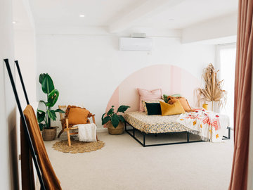 Renting out with online payment: Stylish, Natural Light Studio