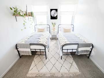 Renting out with online payment: Twin Room with King Single Beds