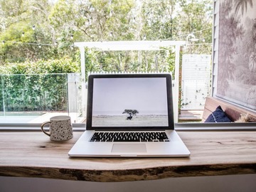 Renting out with online payment: Workspace with a View