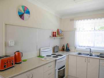 Renting out with online payment: Upstairs Retro kitchen