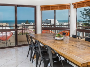 Renting out with online payment: Dining  Area and Table for Eight