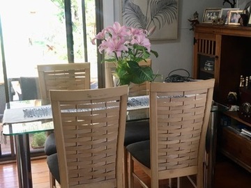 Renting out with online payment: Wel-Lit Dining Area