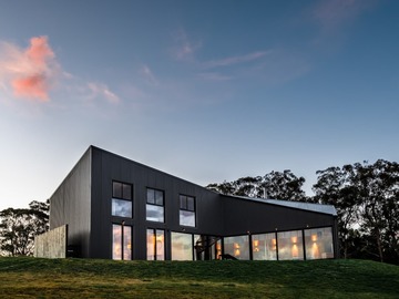 Renting out with online payment: Architecturally Designed Modern Barn