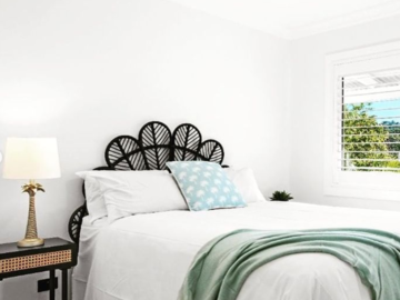 Renting out with online payment: Bright Beach House Bedroom