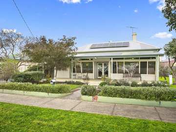 Renting out with online payment: Unique and Quirky Holiday House