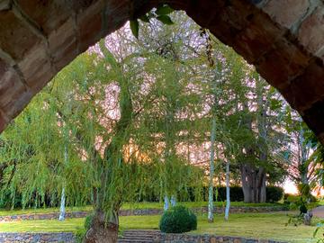 Renting out with online payment: Homestead pool, tennis court, river view