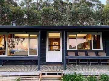 Renting out with online payment: Lovingly Restored Luxury Cabin