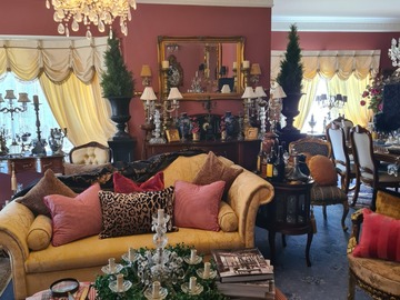 Renting out with online payment: Moulin Rouge Inspired Lounge Area