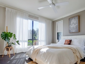 Renting out with online payment: Bedroom with Views Out to the Garden