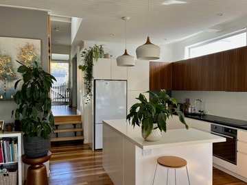 Renting out with online payment: Leafy Urban Cottage